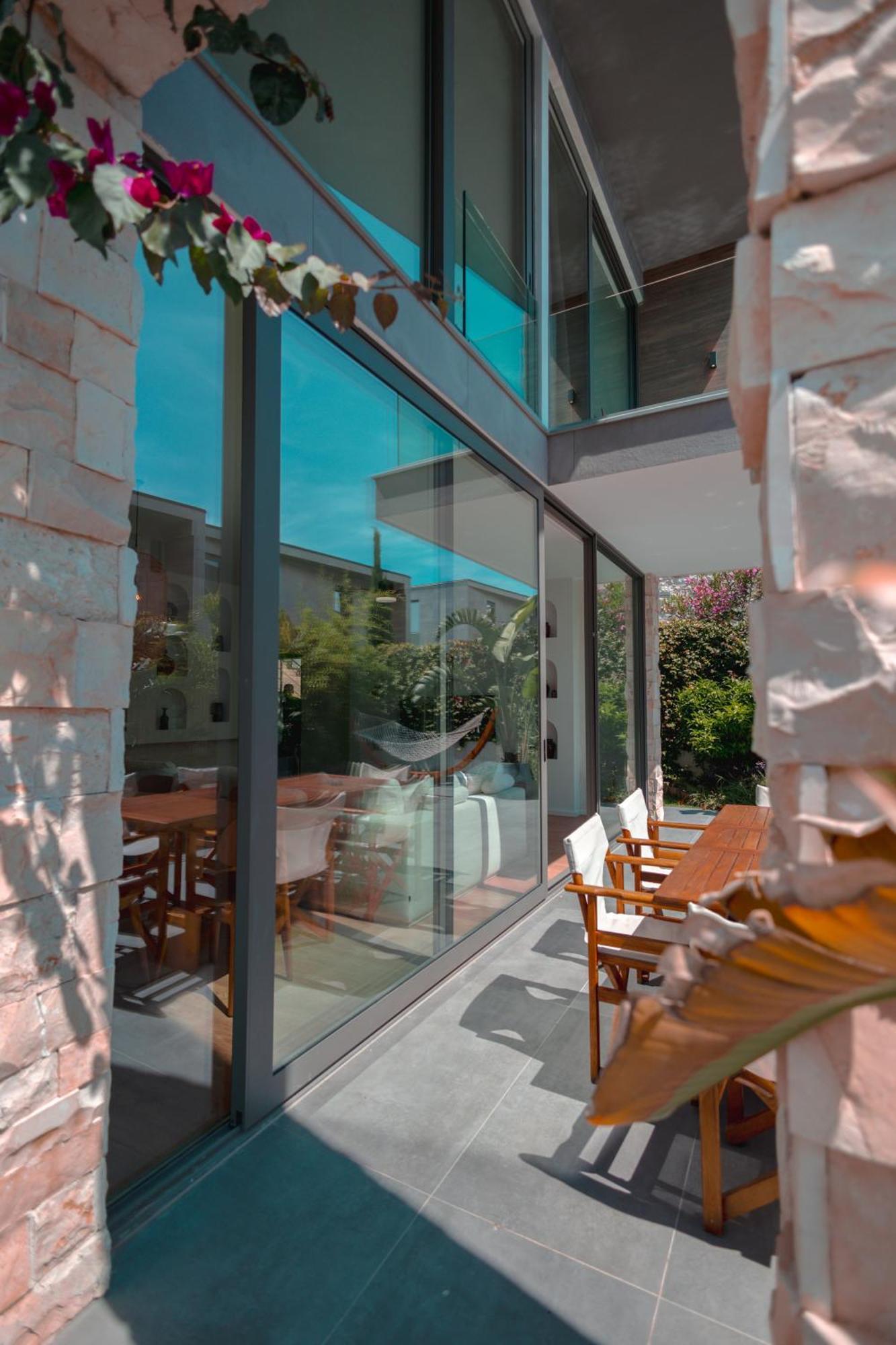 Escape By Form Olea Villa *