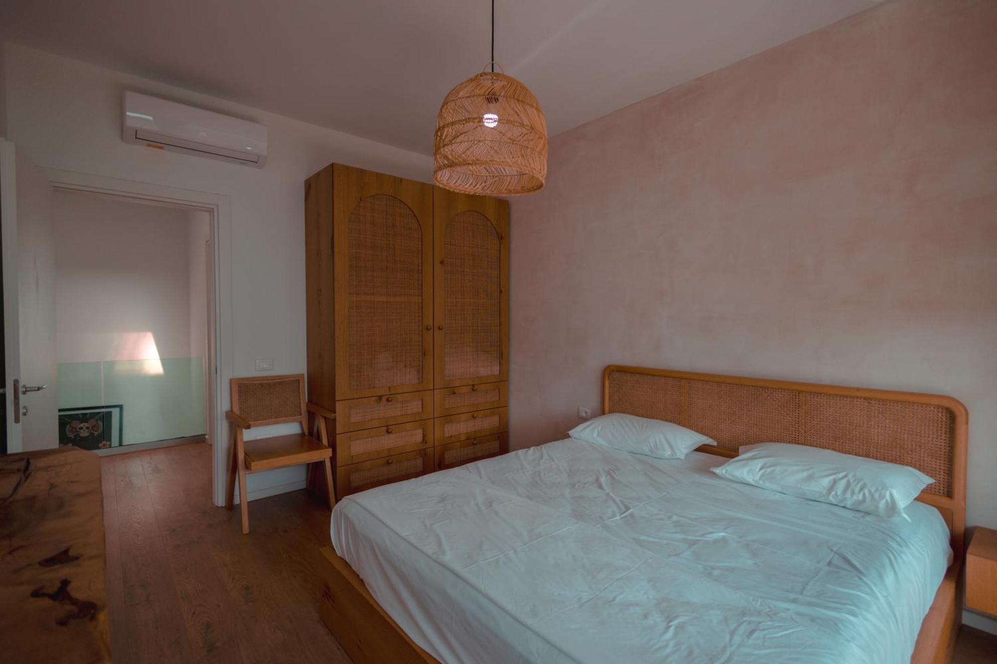 Escape By Form Olea